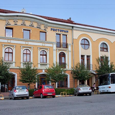 Atlant Hotel Użhorod Zewnętrze zdjęcie