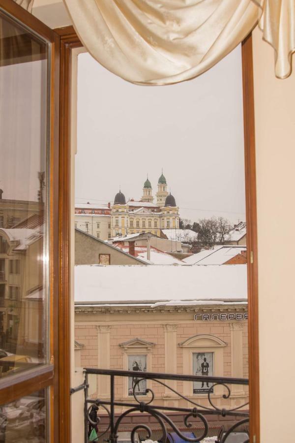 Atlant Hotel Użhorod Zewnętrze zdjęcie