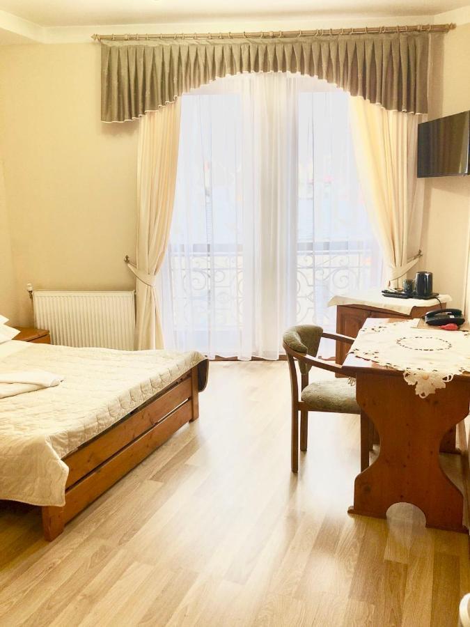 Atlant Hotel Użhorod Zewnętrze zdjęcie