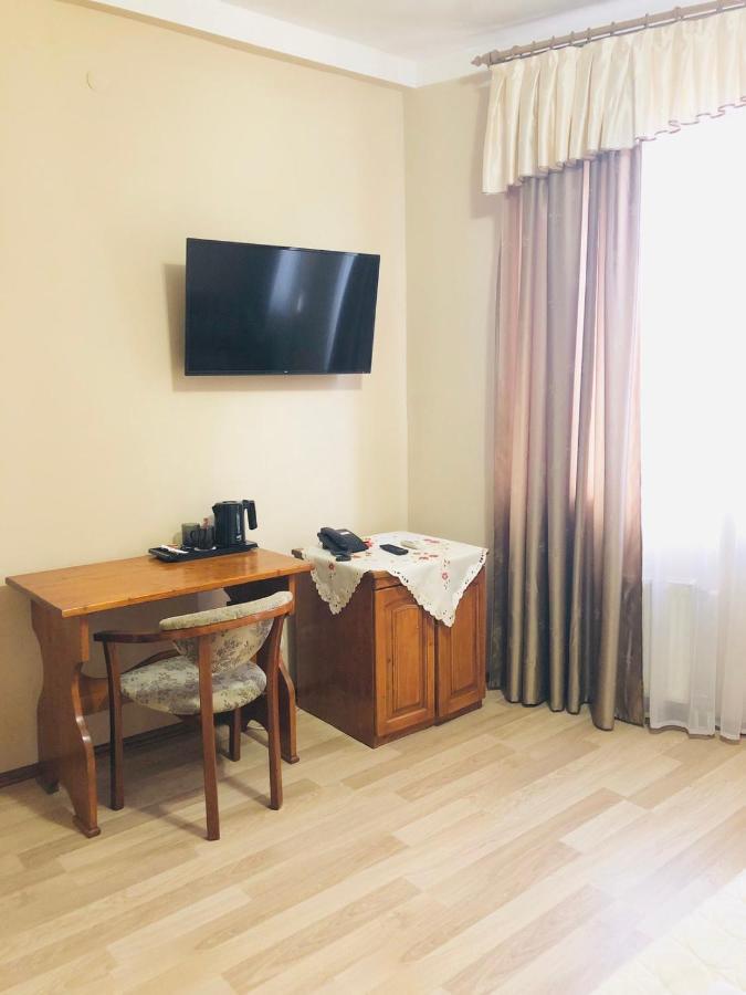 Atlant Hotel Użhorod Zewnętrze zdjęcie